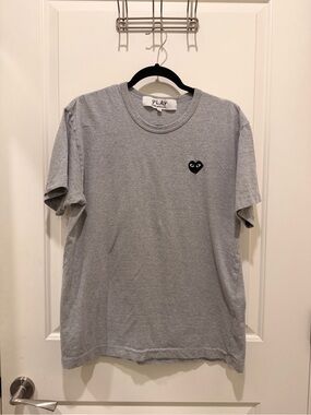 COMME des GARCONS
PLAY Black Heart Logo Grey
T-Shirt XL